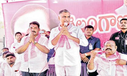 అప్పుడేమో కారు సారు పదహారు.. ఇప్పుడేమో గూబ గుయ్! img