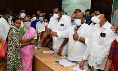 ఏడేళ్ళుగా ఈటల జమ్మికుంటను పట్టించుకోలేదు: గంగుల    img