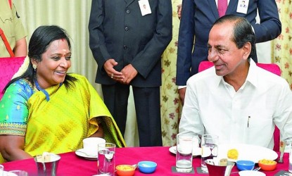 హెలికాప్టర్లో కేసీఆర్... రైలులో తమిళిసై రేపు భద్రాచలానికి img