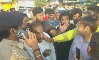 సిద్ధిపేటలో కెఏ పాల్పై టిఆర్ఎస్ కార్యకర్తలు దాడి img