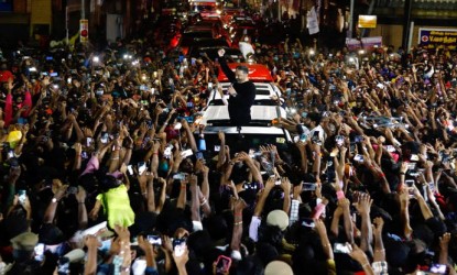 కరోనా వ్యాప్తికి ఎవరు కారకులు?పార్టీలా...ప్రజలా?    img