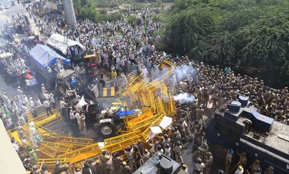 ట్రాక్టర్ ర్యాలీతో ఢిల్లీలో తీవ్ర ఉద్రిక్త పరిస్థితులు  img