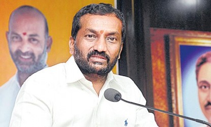 టిఆర్ఎస్కు కేంద్రమే ఢిల్లీలో భూమి కేటాయించింది కదా?  img
