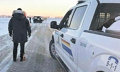 మంచులో చిక్కుకొని భారతీయ కుటుంబం మృతి img