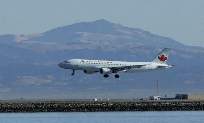 తృటిలో ఘోరప్రమాదం నుంచి బయటపడిన ఎయిర్ కెనడా img