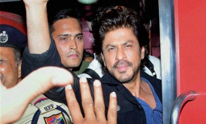 SRK fan dies during Raees promotions