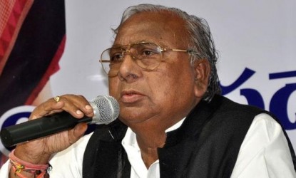 ఢిల్లీ నుంచి గల్లీ వరకు కాంగ్రెస్లో కుమ్ములాటలే  img